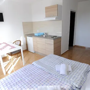  Apartment Deli Kroatien